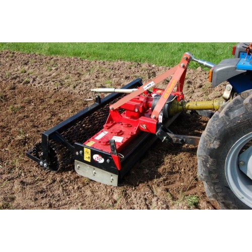 Tracteur 20 - 25 cv équipé d'une herse rotative 130 cm Tracteur 20 - 25 cv équipé d'une herse rotative 130 cm