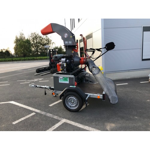 Aspirateur de feuilles sur essieu routier Aspirateur de feuilles sur essieu routier