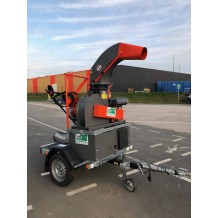 Aspirateur de feuilles sur essieu routier