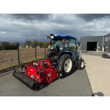 Tracteur 65 cv équipé d'un préparateur de sols 145 cm
