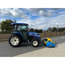 Tracteur 65 cv équipé d'une débroussailleuse réversible